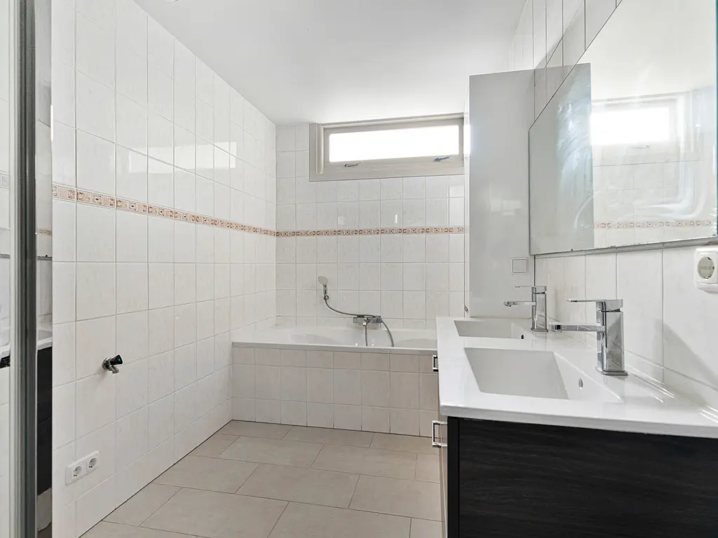 Lunterenstraat 105, 'S-GRAVENHAGE