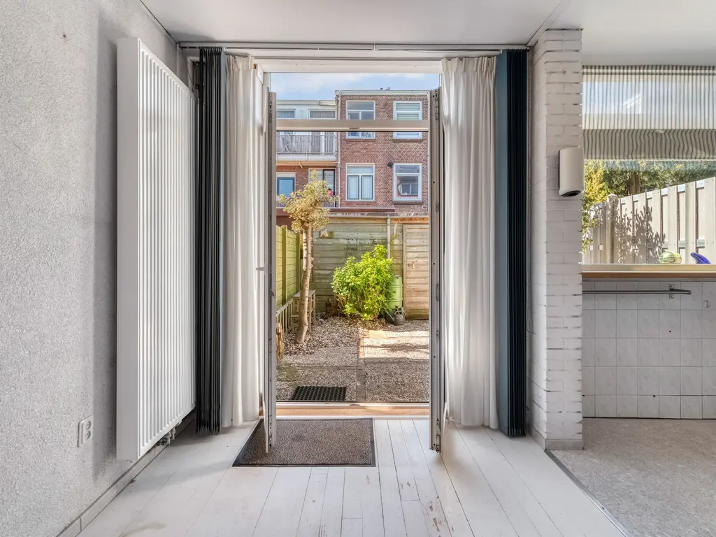 Bunschotensestraat 99, 'S-GRAVENHAGE