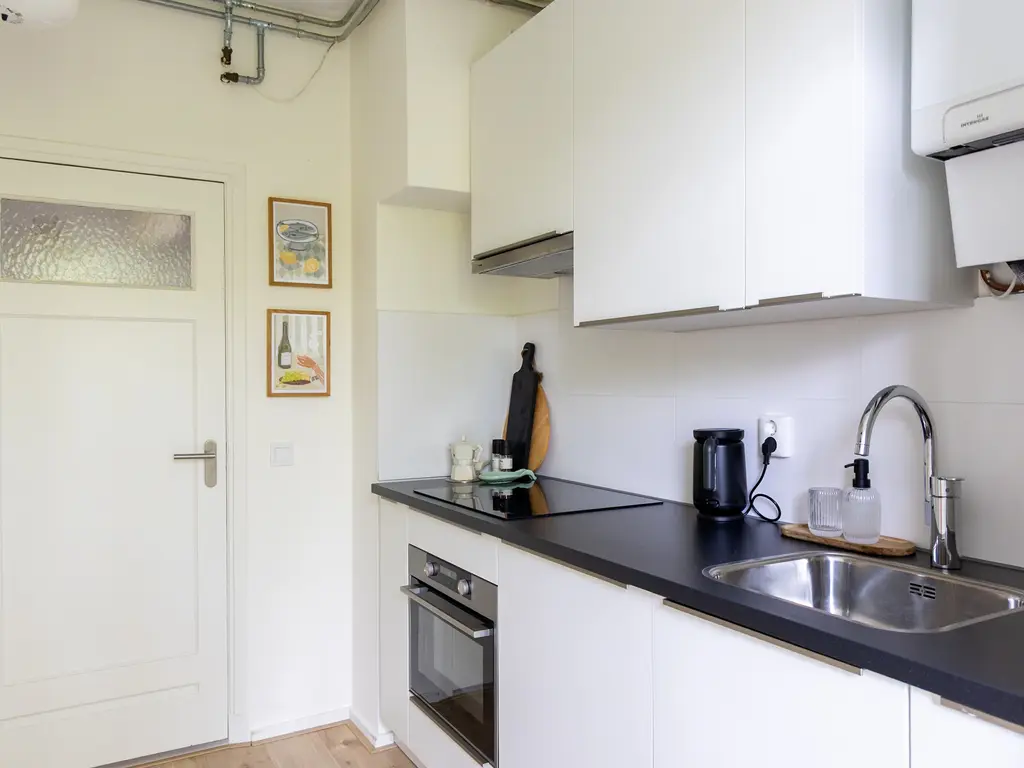 Vriezenveenstraat 33, 'S-GRAVENHAGE