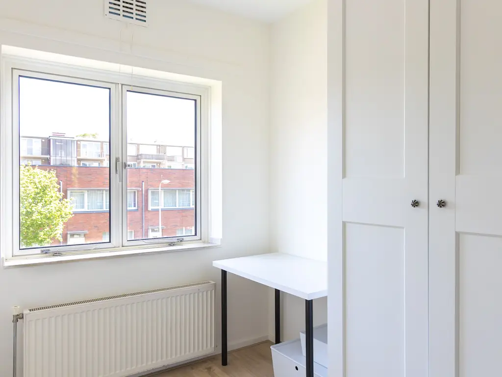 Vriezenveenstraat 33, 'S-GRAVENHAGE