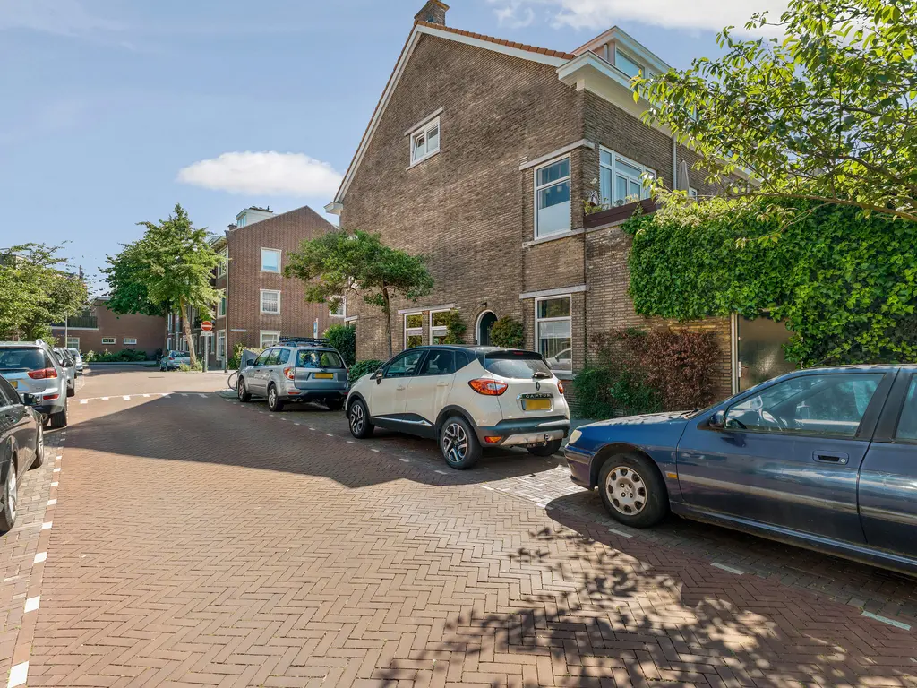 Bosbesstraat 64, 'S-GRAVENHAGE