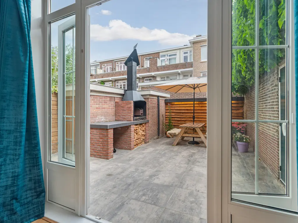 Bosbesstraat 64, 'S-GRAVENHAGE