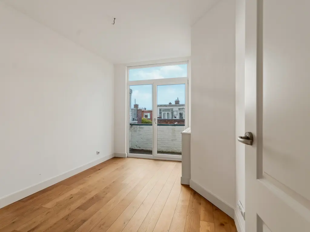 Schaarsbergenstraat 12B, 'S-GRAVENHAGE