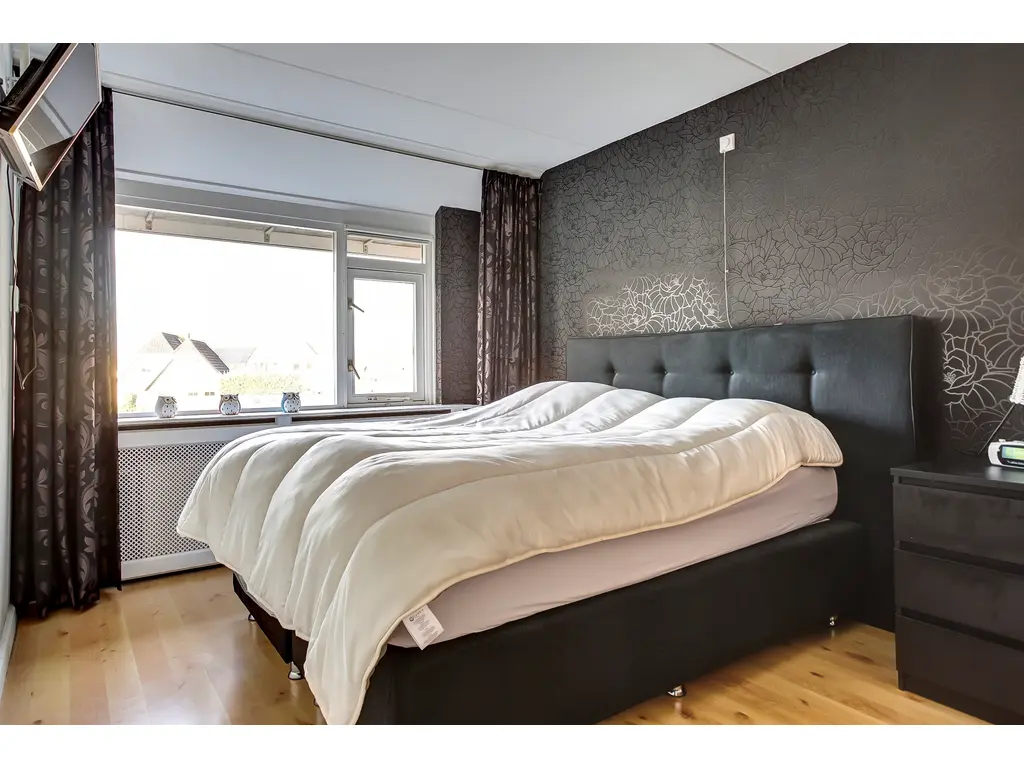 Meibloem 16, Opmeer