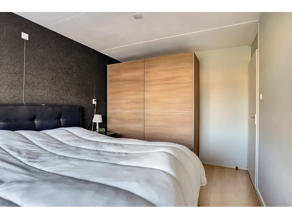 Meibloem 16, Opmeer
