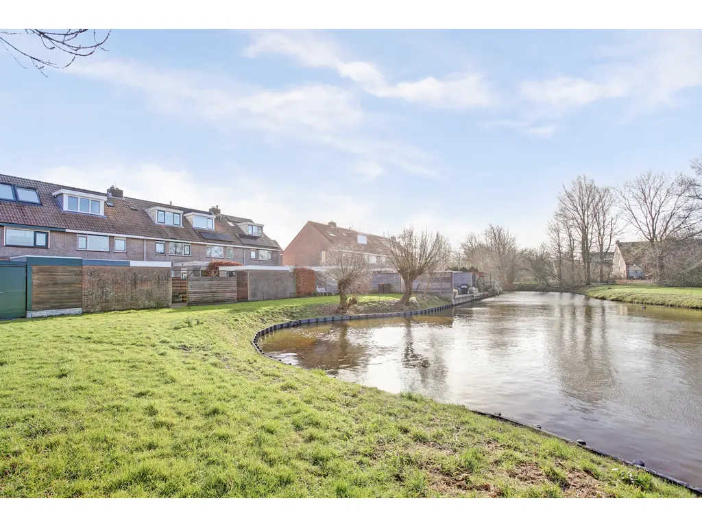 Meibloem 16, Opmeer