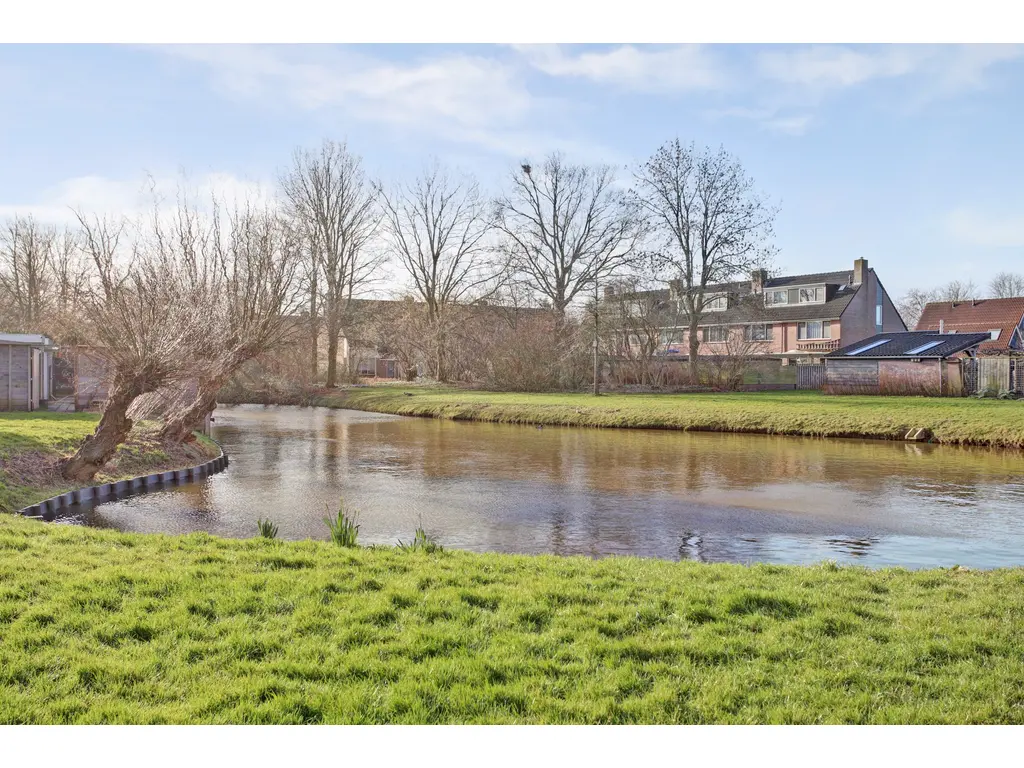Meibloem 16, Opmeer
