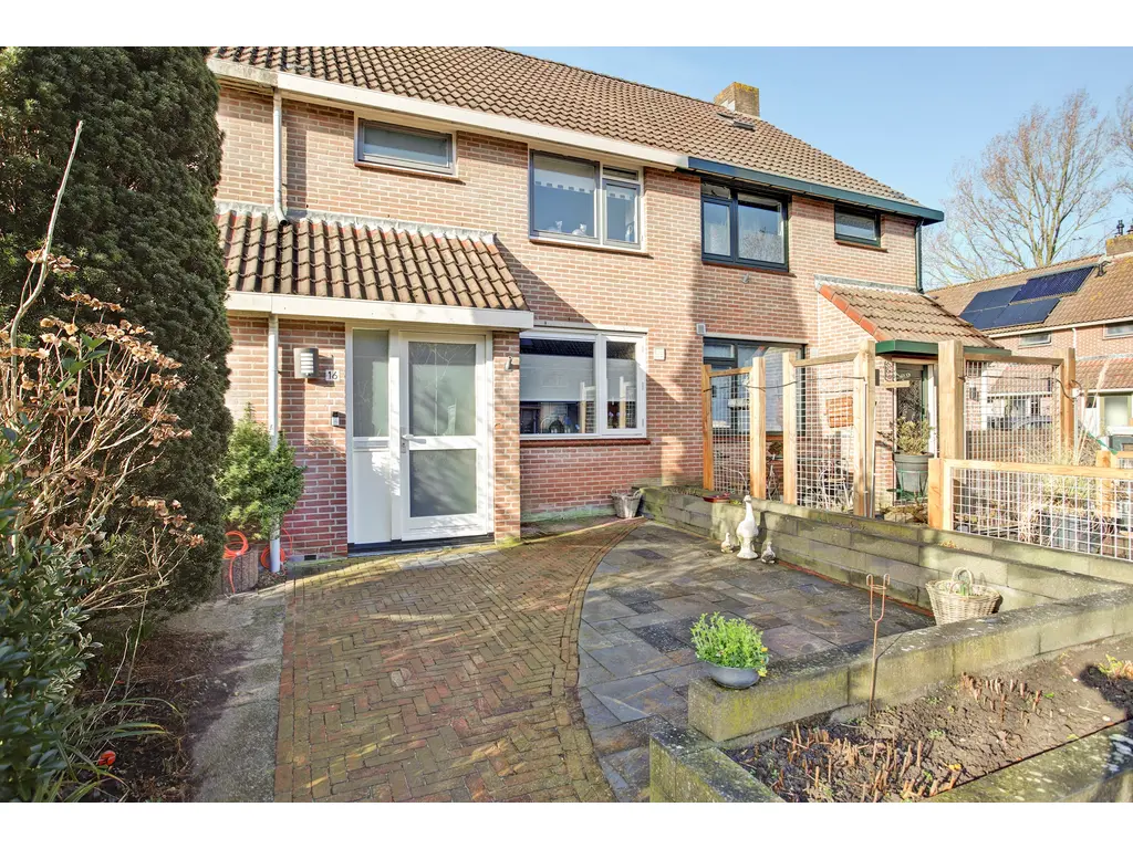 Meibloem 16, Opmeer
