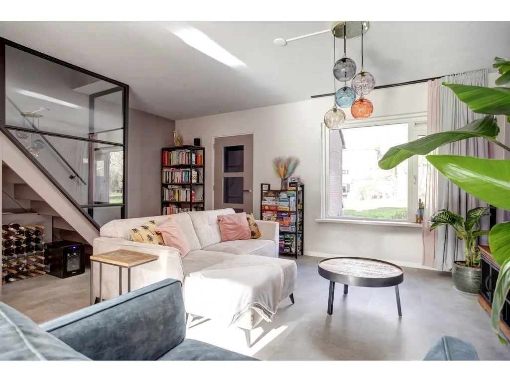 Loodglans 64, Heerhugowaard