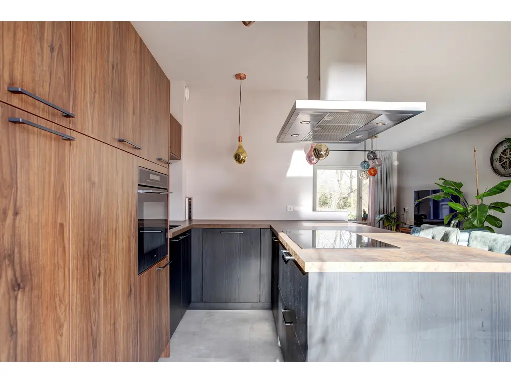 Loodglans 64, Heerhugowaard
