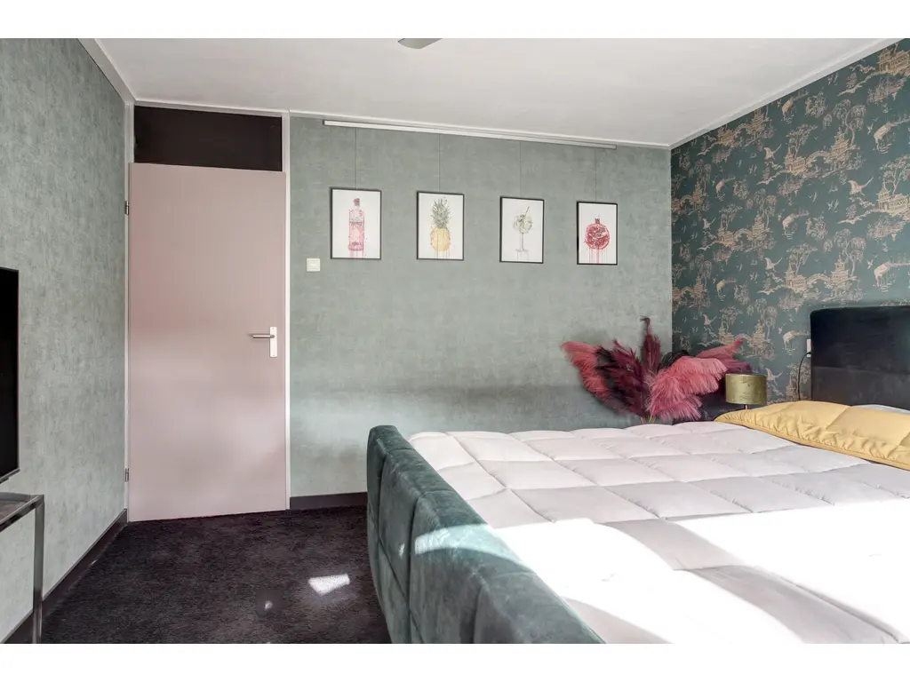 Loodglans 64, Heerhugowaard