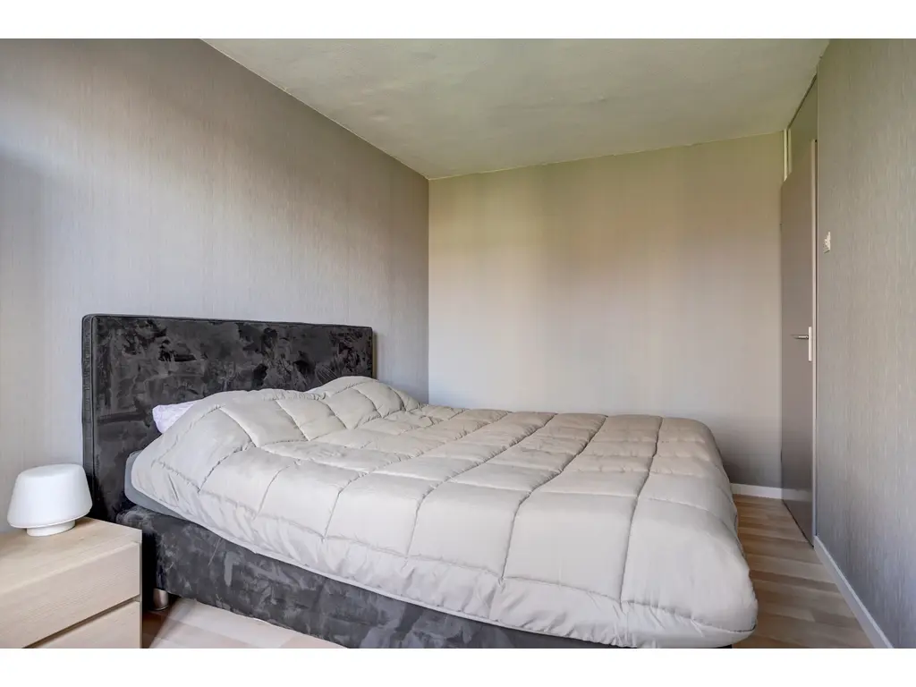 Loodglans 64, Heerhugowaard