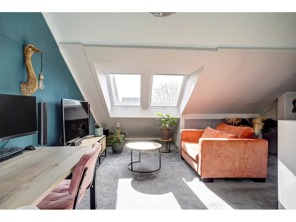 Loodglans 64, Heerhugowaard