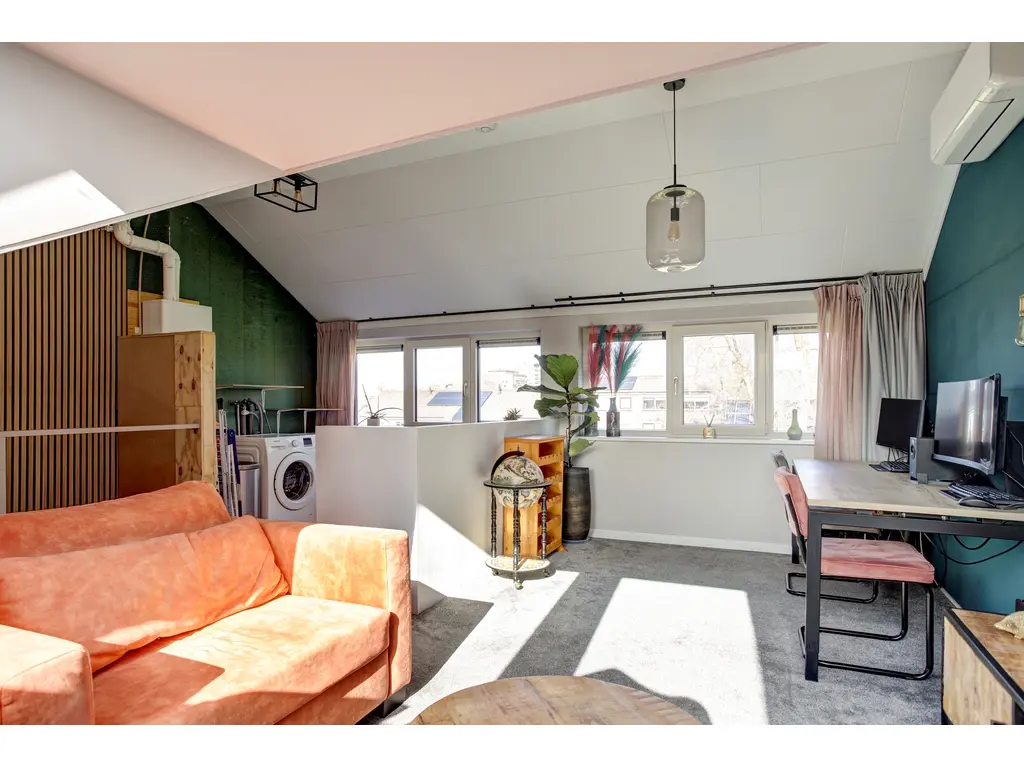 Loodglans 64, Heerhugowaard