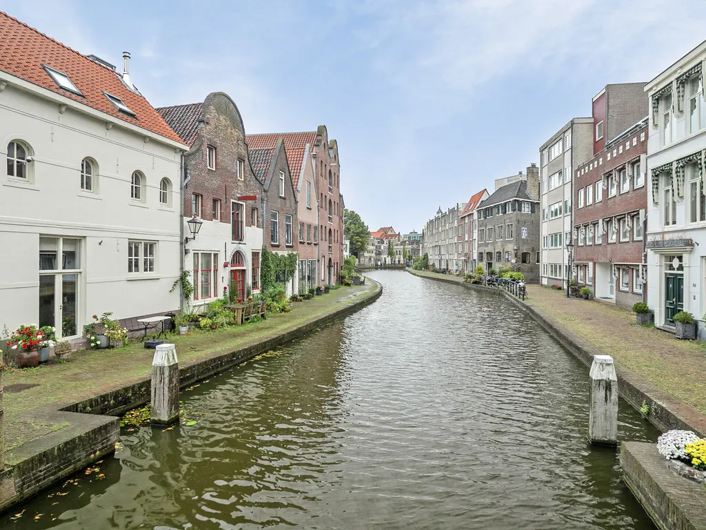 Roosbeek 24, SCHIEDAM