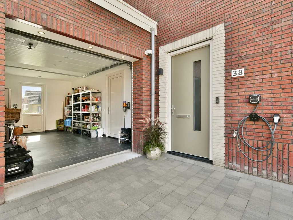Pieter van den Hoogenbandstraat 38, SCHIEDAM