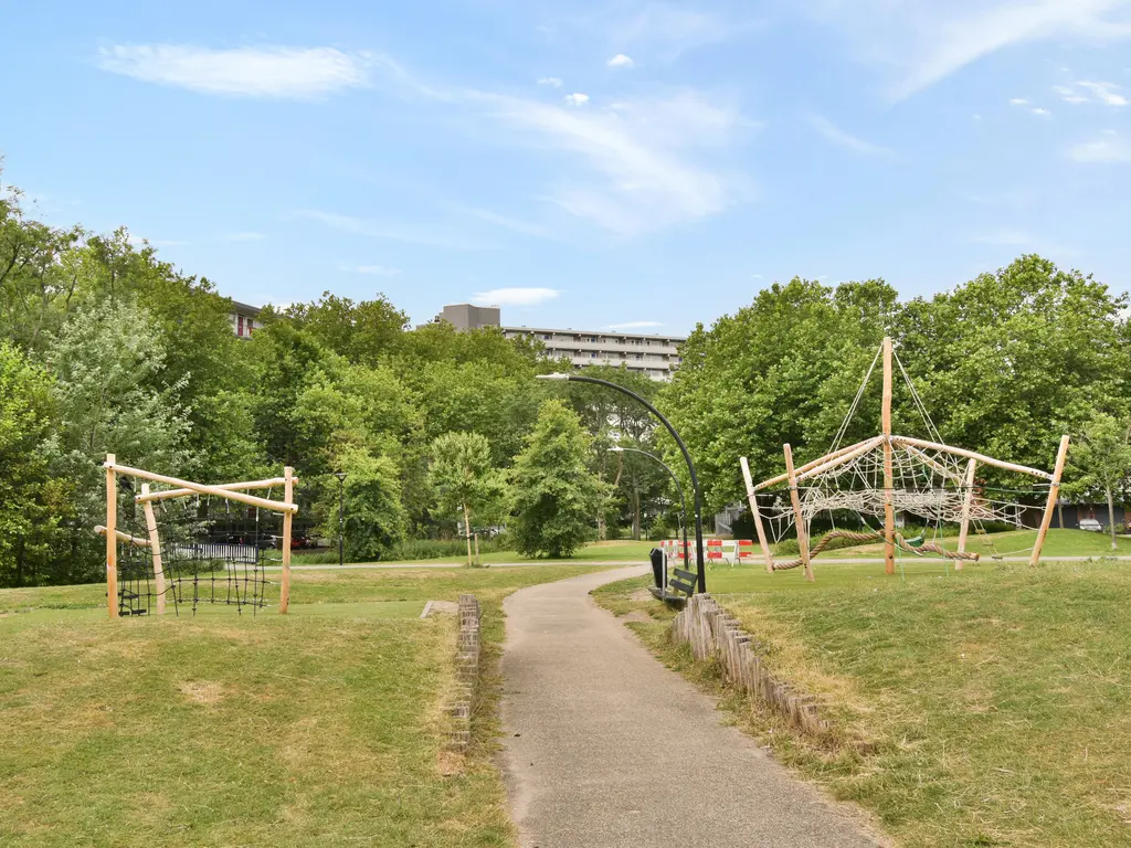 Sem Dresdenplein 145, SCHIEDAM