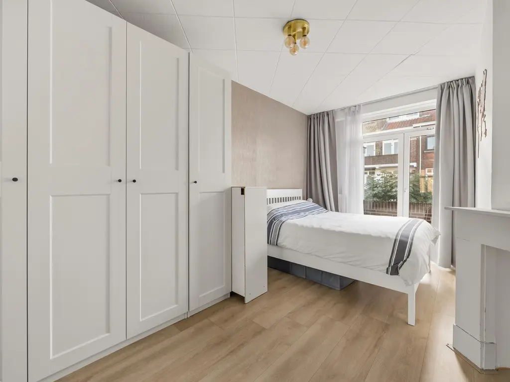 Damasstraat 180, 'S-GRAVENHAGE