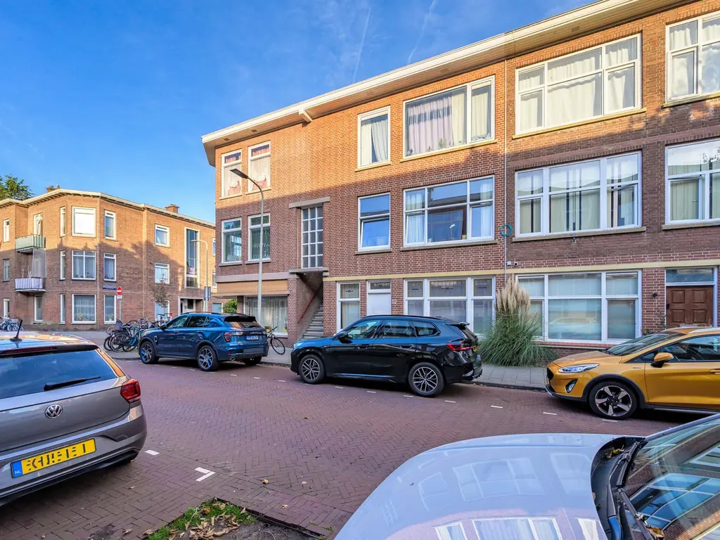 Vier Heemskinderenstraat 121, 'S-GRAVENHAGE