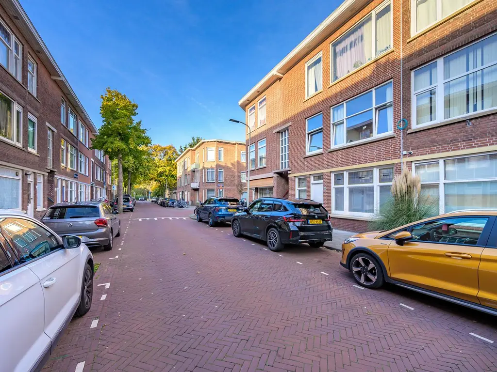 Vier Heemskinderenstraat 121, 'S-GRAVENHAGE