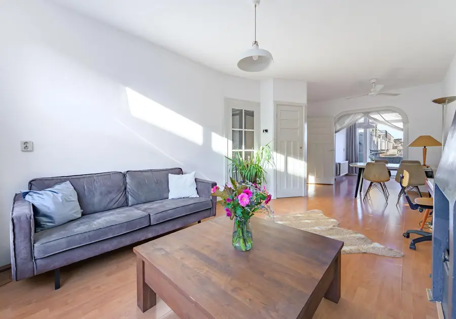 Vier Heemskinderenstraat 121, 'S-GRAVENHAGE