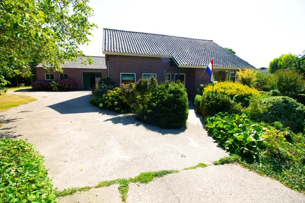 Elbaweg 55, Hem