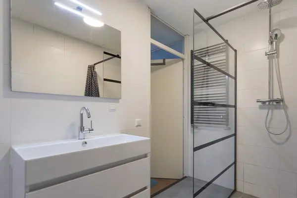 Boekarestpad 8, Den Haag