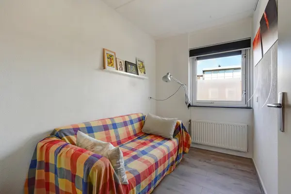 Boekarestpad 8, Den Haag