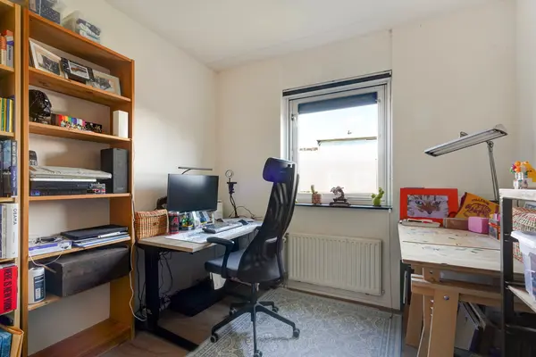 Boekarestpad 8, Den Haag