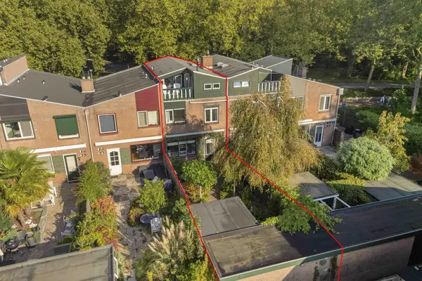 Bark 82, BARENDRECHT