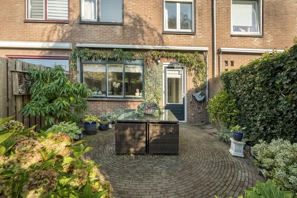 Bark 82, BARENDRECHT