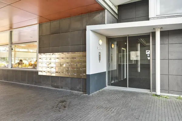 Middeldijkerplein 228, BARENDRECHT