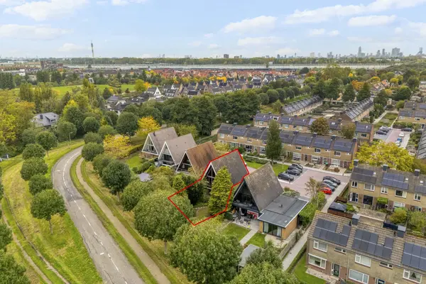 Lamoen 8, BARENDRECHT