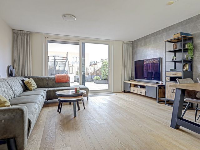 Hoekwoning te koop: Hoogvlietsekerksingel 408, Hoogvliet Rotterdam
