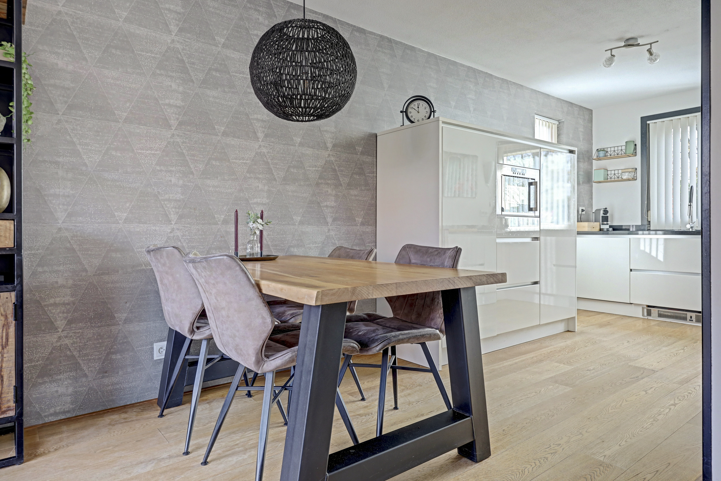 Hoekwoning te koop: Hoogvlietsekerksingel 408, Hoogvliet Rotterdam