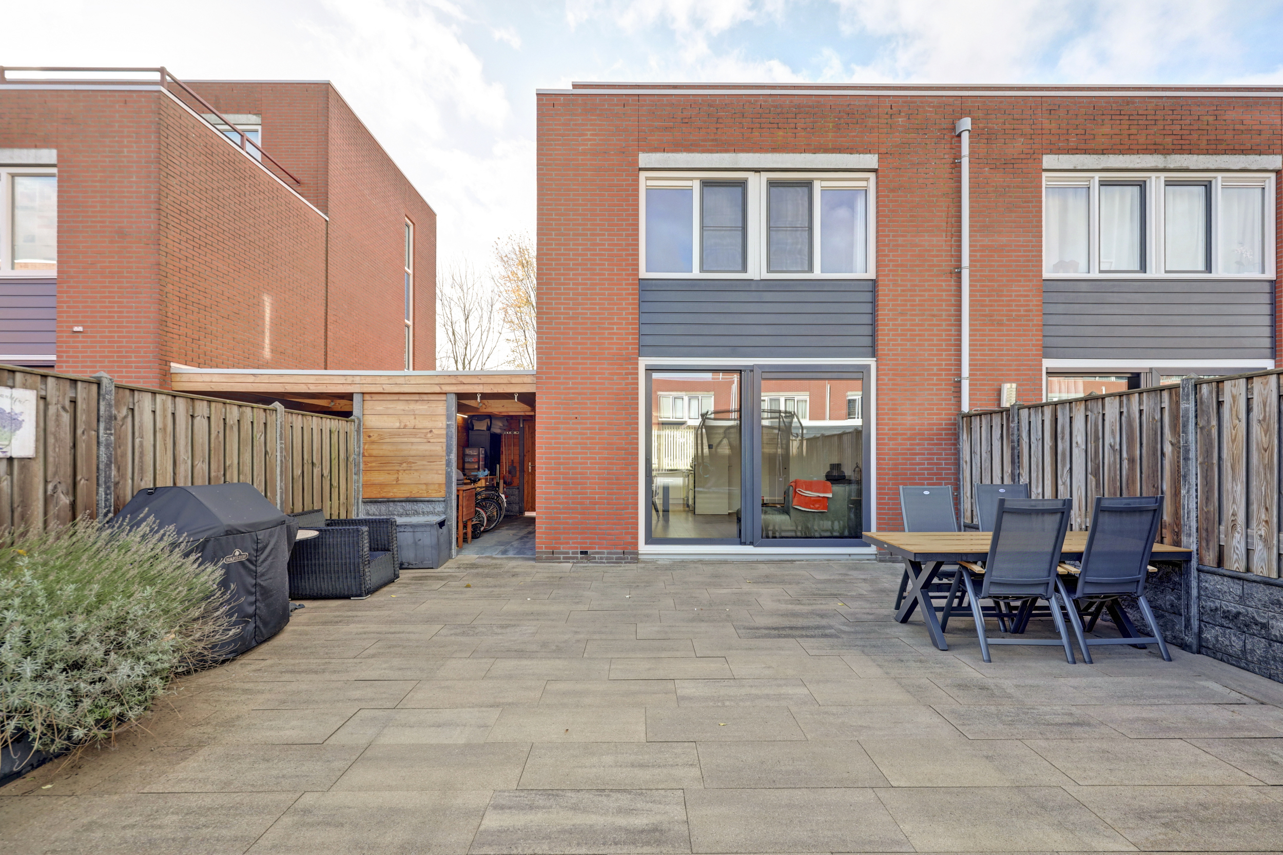 Hoekwoning te koop: Hoogvlietsekerksingel 408, Hoogvliet Rotterdam