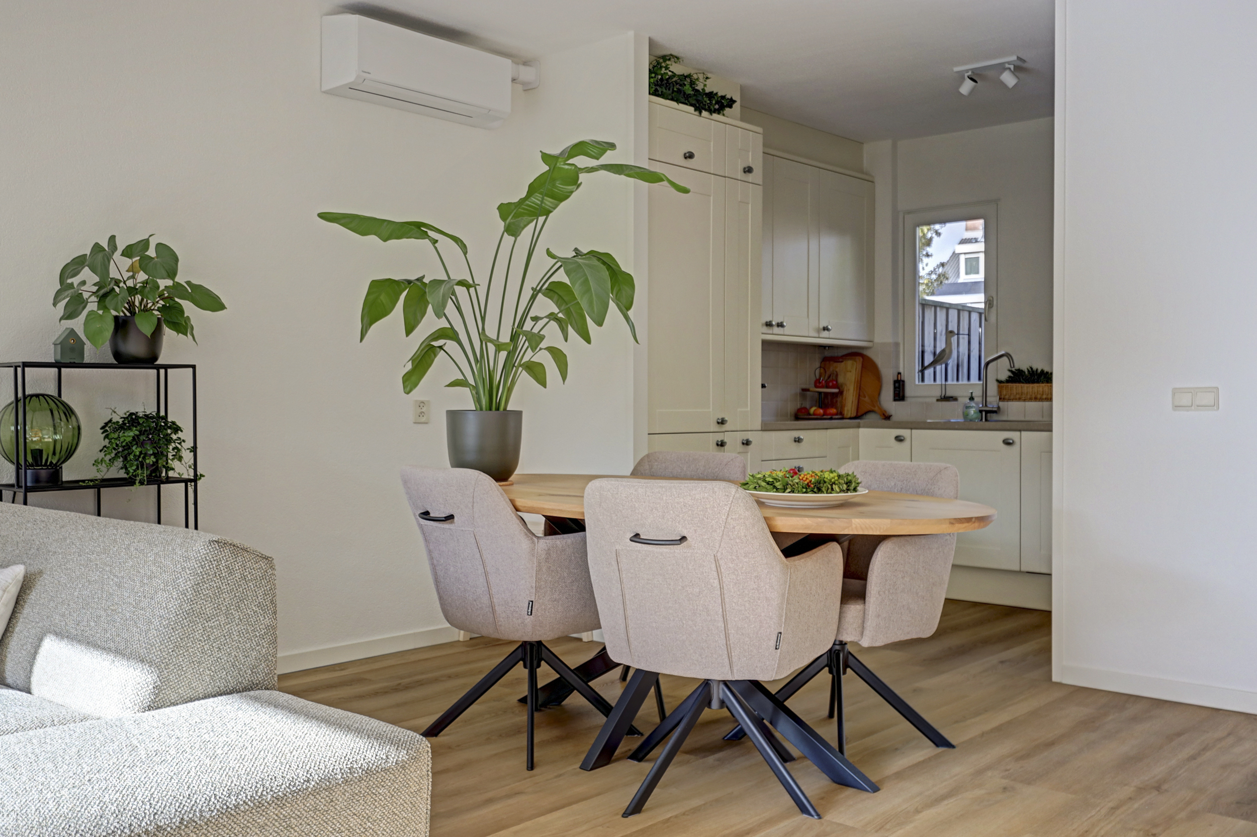 Tussenwoning te koop: Roek 11, Hoogvliet Rotterdam