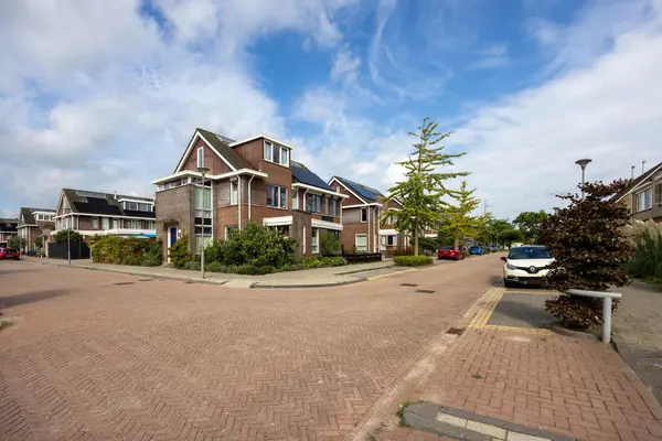 Optimist 8, MEDEMBLIK