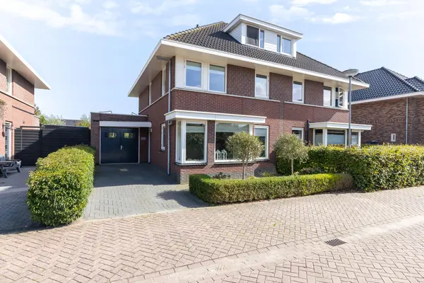 De Pauw 6