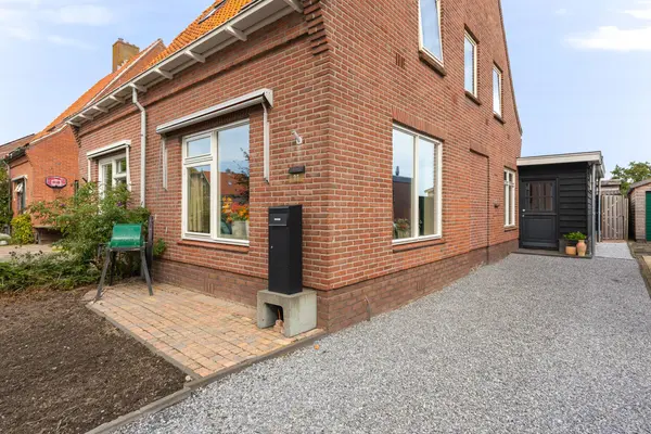 Limmerschouw 25, WINKEL