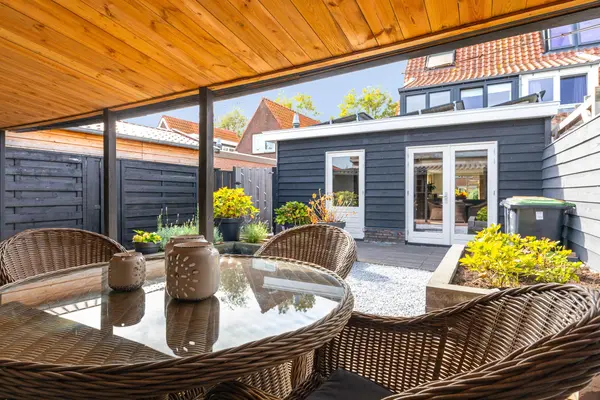 Limmerschouw 25, WINKEL