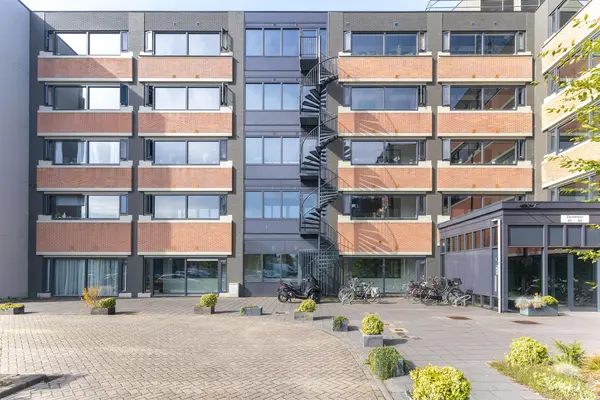 Zandsteen 79, HOORN