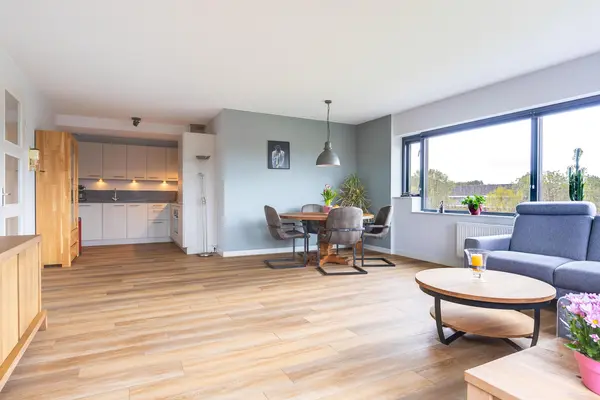 Zandsteen 79, HOORN