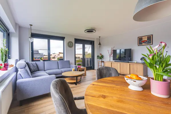 Zandsteen 79, HOORN