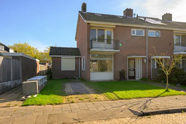 van Wijngaardenplein 1