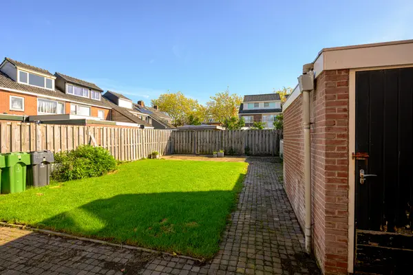 van Wijngaardenplein 1, HEERHUGOWAARD
