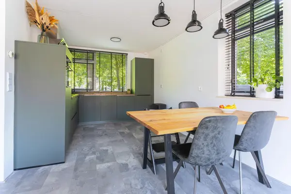 Patio 118, HOORN