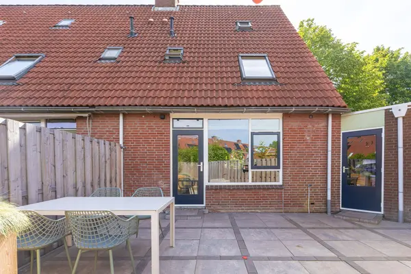 Patio 118, HOORN