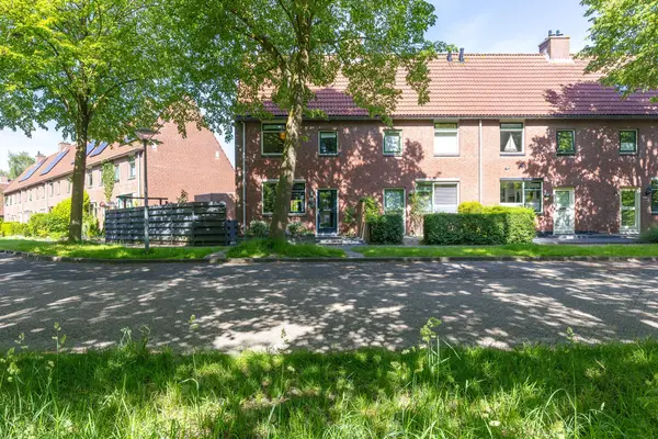 Patio 118, HOORN