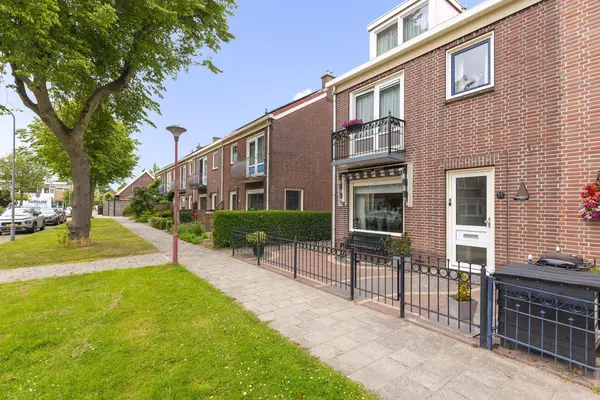 Nicolaes van Stellingwerffstraat 11, MEDEMBLIK